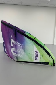 Harlem Kitesurfing-Thrive Kite (DEMO)