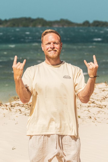 Hang Eleven-United by Wind Tee t-shirt