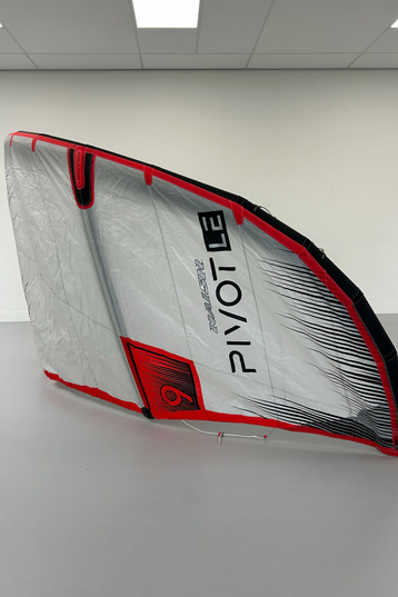 Naish-Pivot 2024 Kite (2nd)