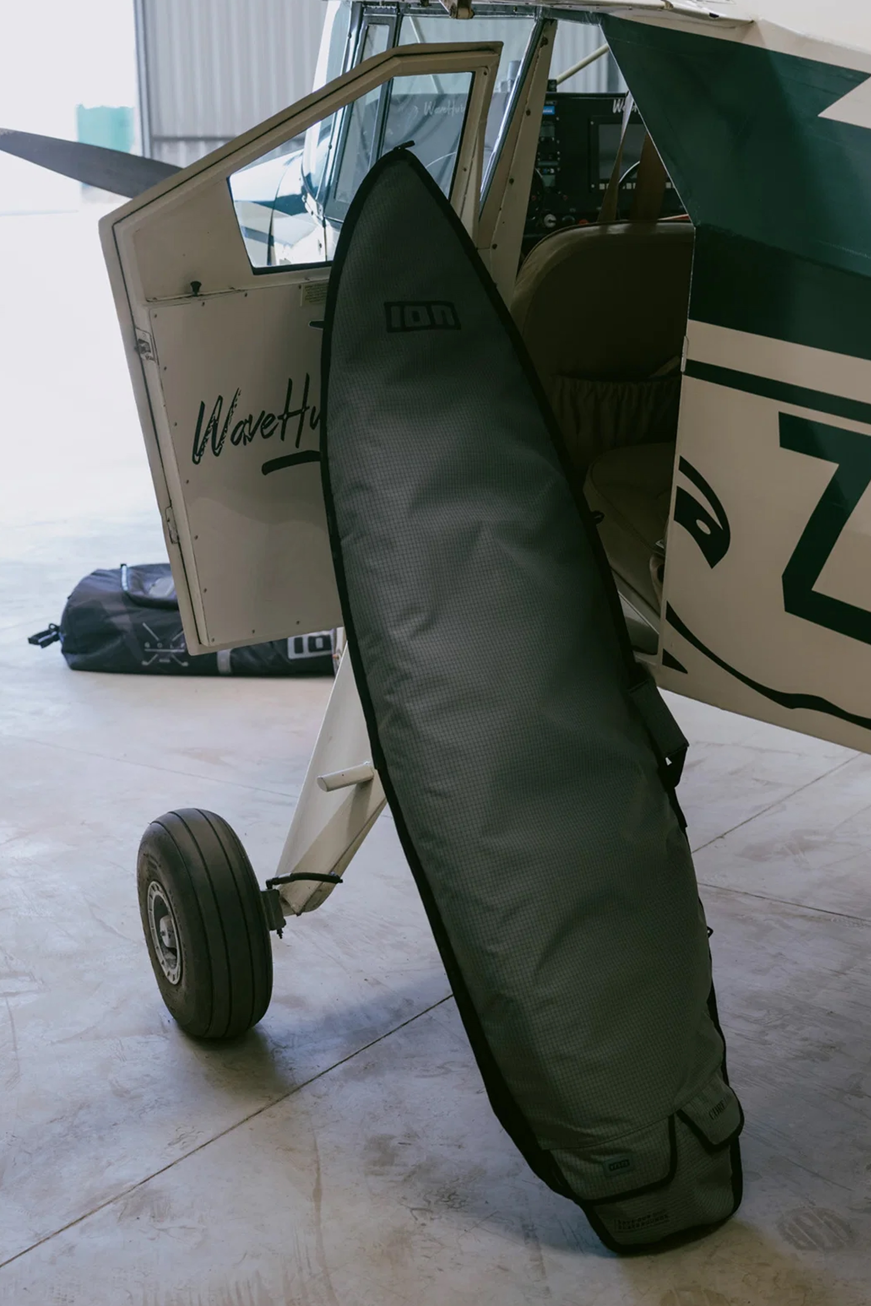 ION-Core Surf Boardbag