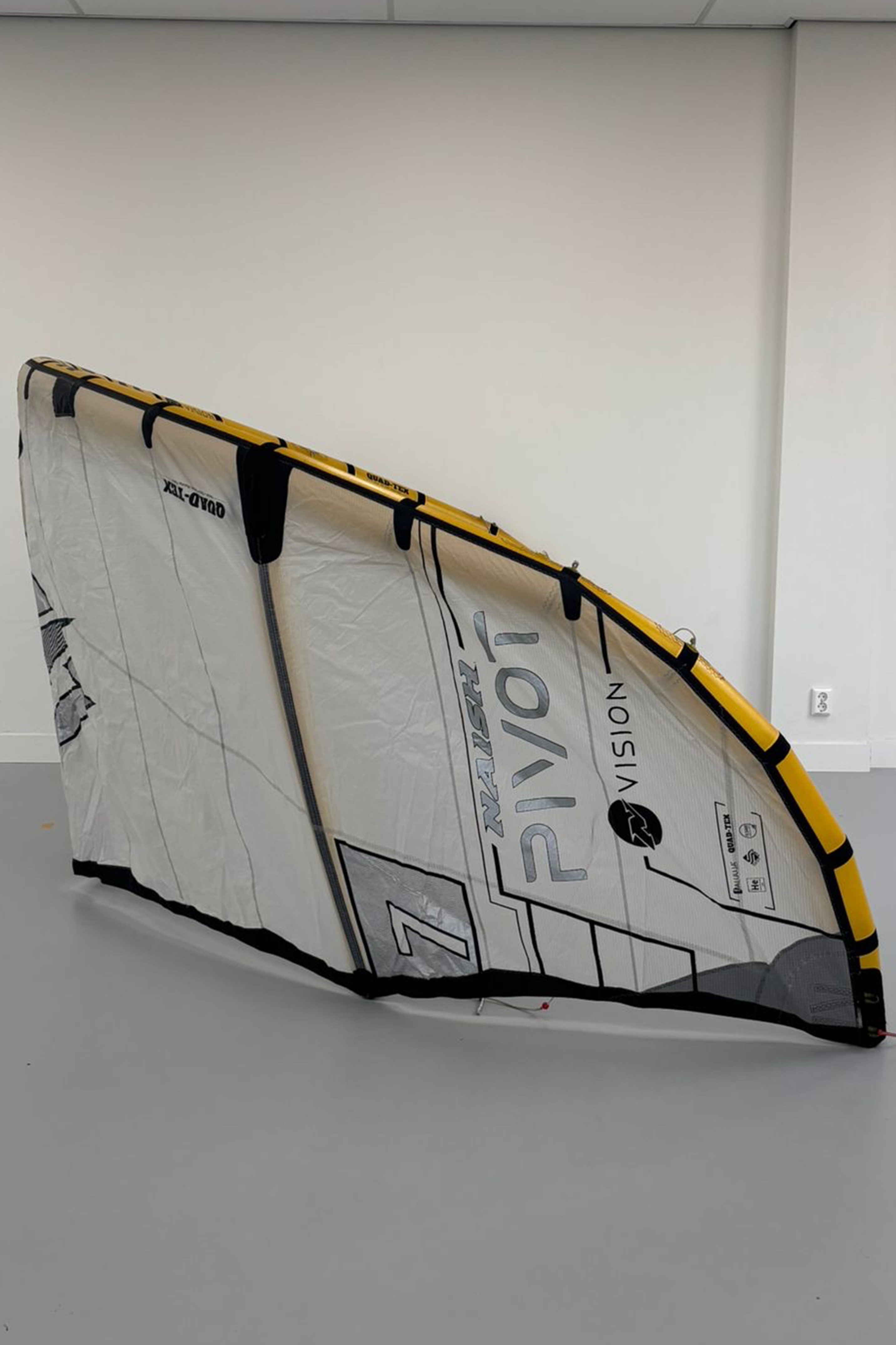 Naish-Pivot NVision 2024 Kite (DEMO)