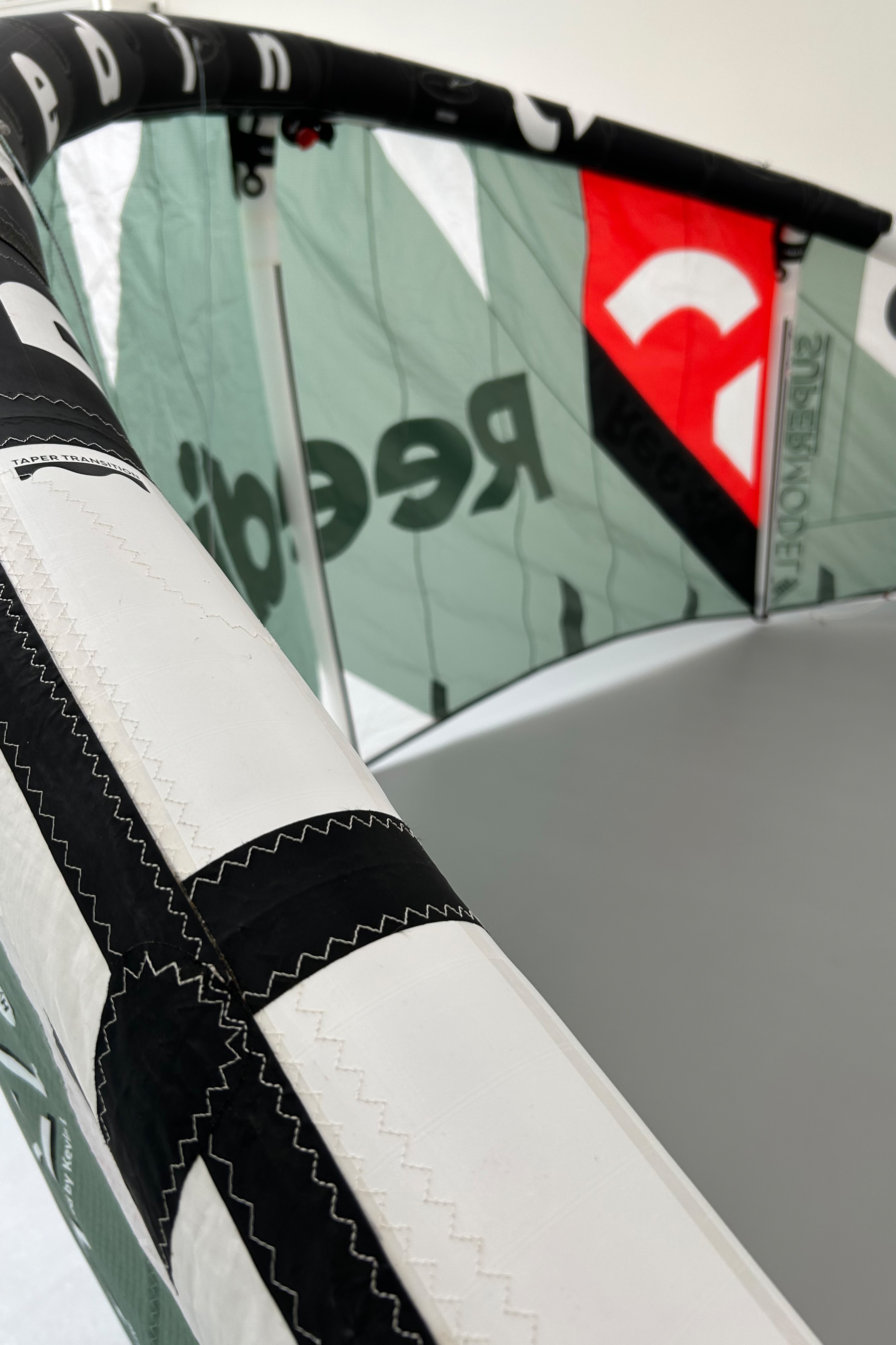 Reedin Kiteboarding-Super Model HTF 2023 Kite (2nd)