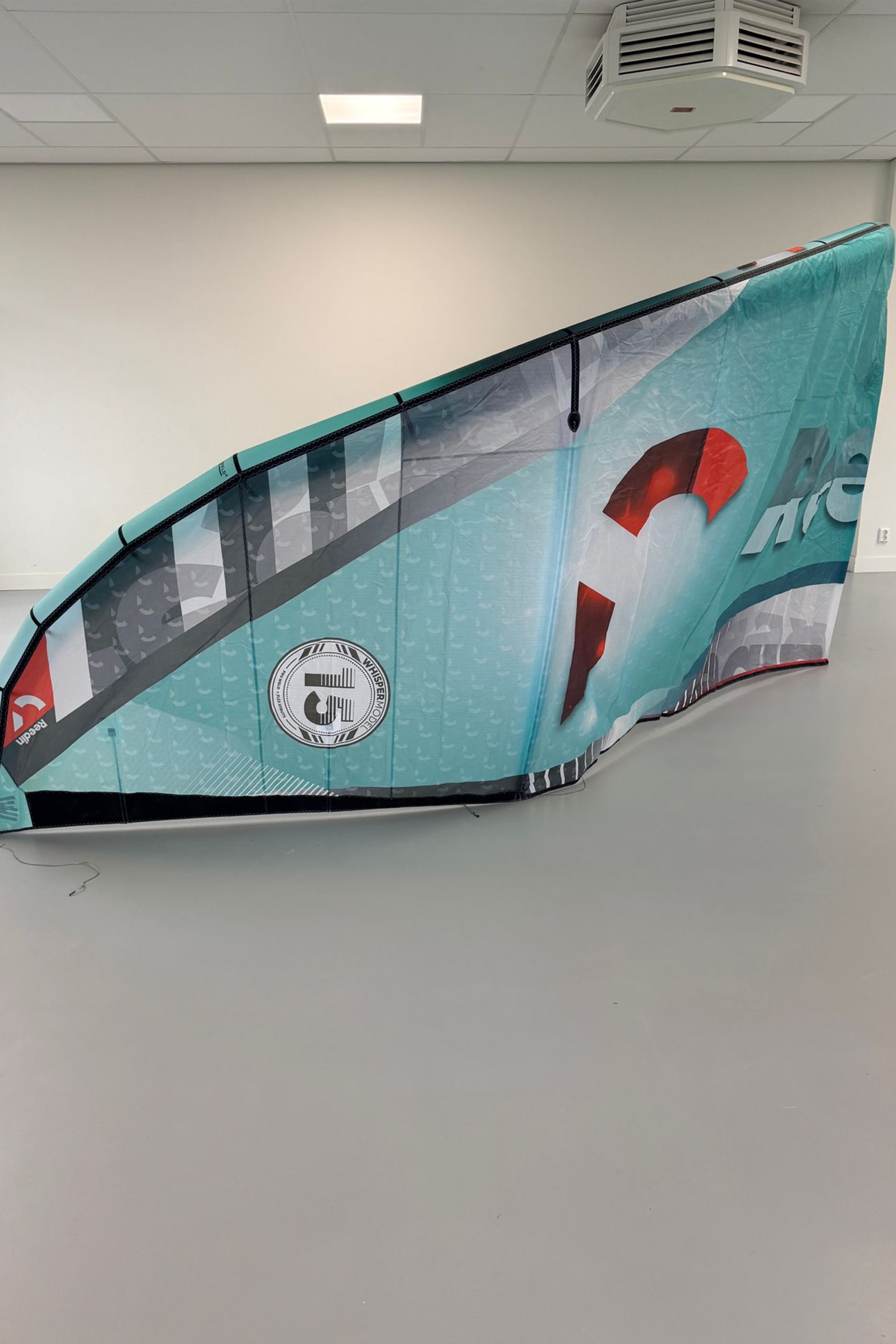 Reedin Kiteboarding-Whisper Model Kite (DEMO)